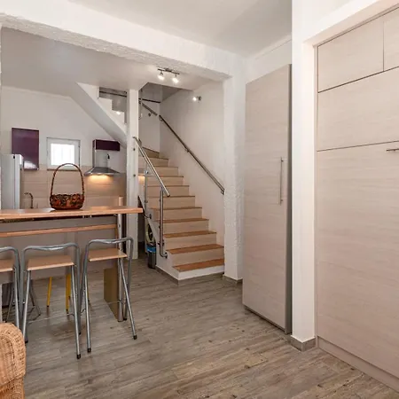 Cozy Beachfront Apartment