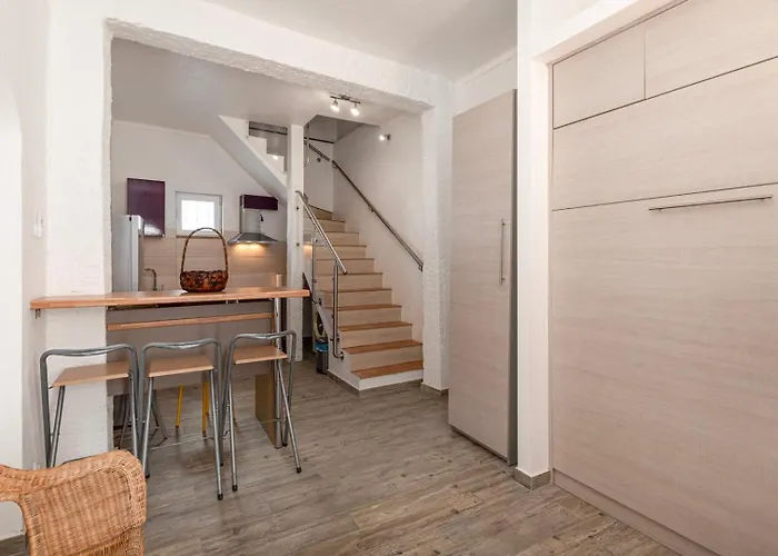 Cozy Beachfront Apartment